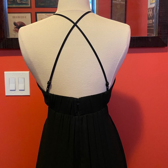 Express asymmetrical black dress with cutouts - Picture 7 of 9